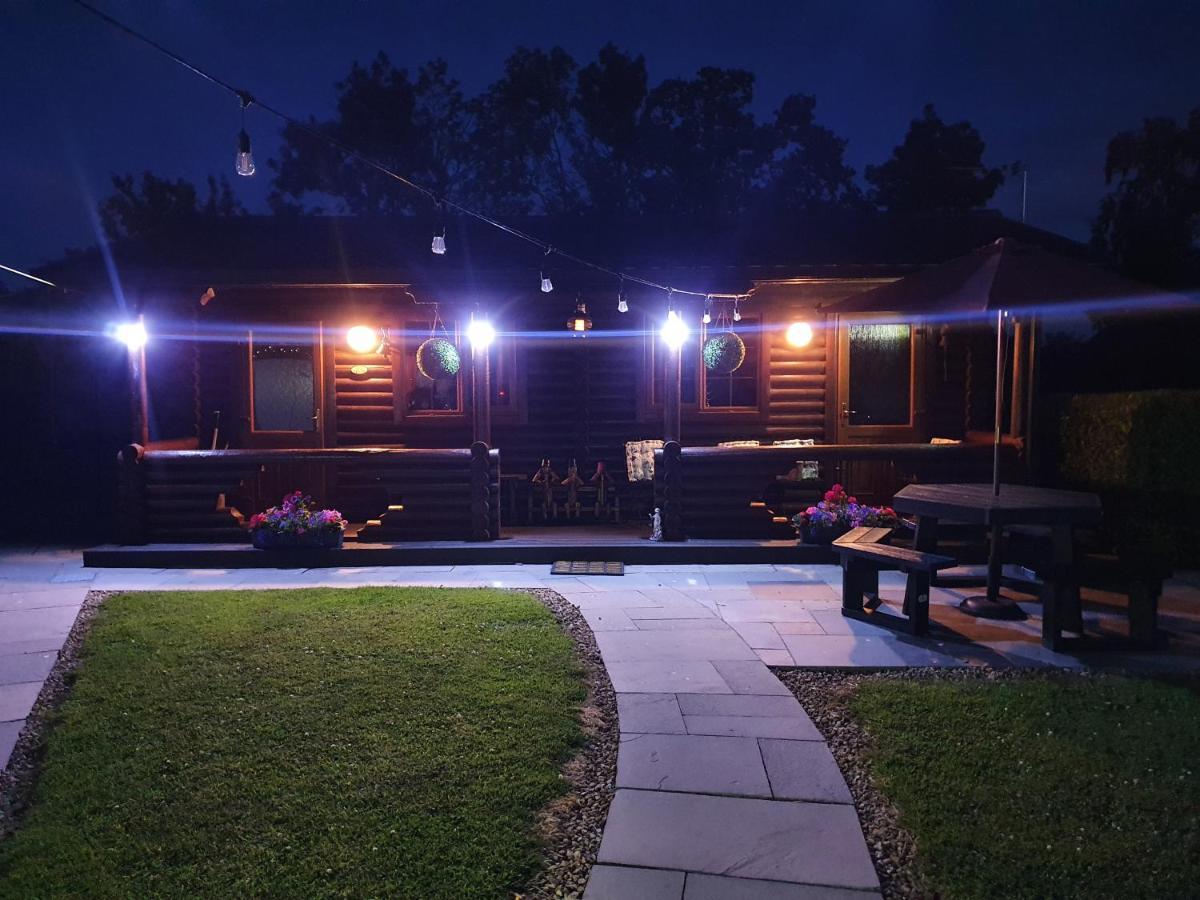 קילקני Cosy Countryside Log Cabin מראה חיצוני תמונה